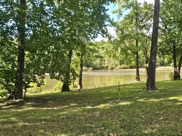 17 Clearwater Cr, Bath Springs, TN 38311