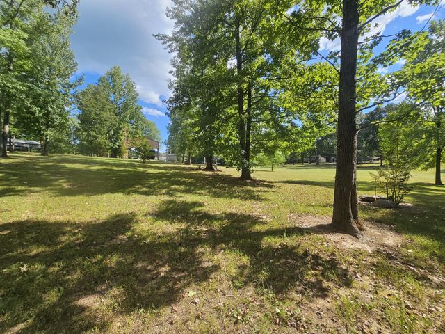 17 Clearwater Cr, Bath Springs, TN 38311