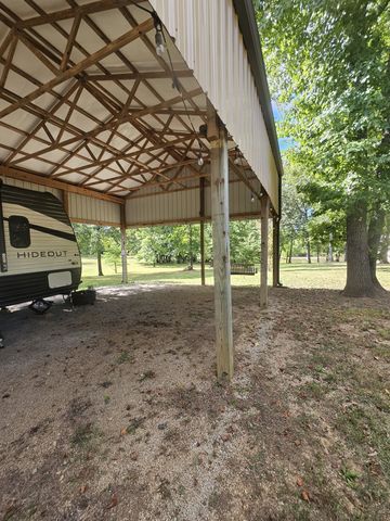 17 Clearwater Cr, Bath Springs, TN 38311