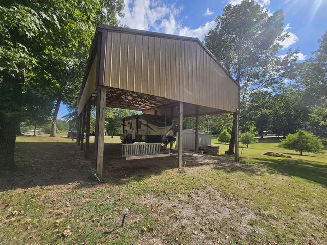 17 Clearwater Cr, Bath Springs, TN 38311