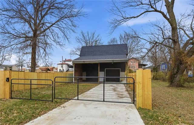 219 W Culton Street, Warrensburg, MO 64093