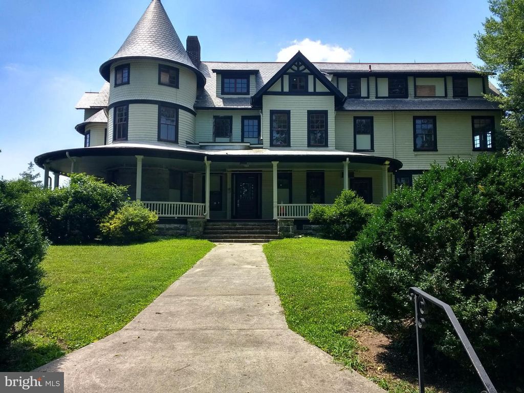 10212 MONTGOMERY AVE #9, Kensington, MD 20895