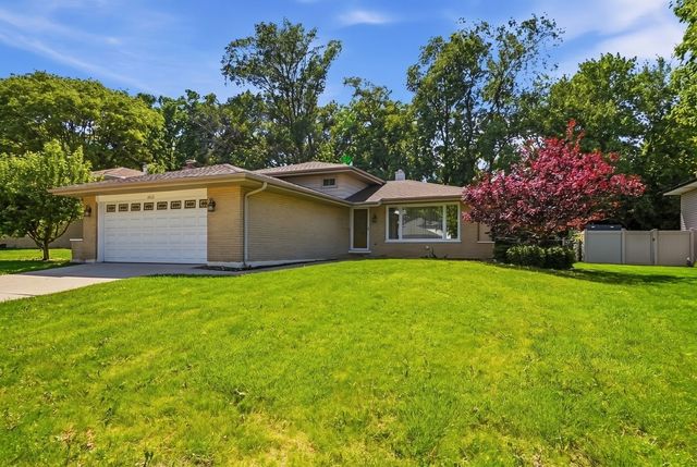 1432 SCHRAMM Drive, Westmont, IL 60559