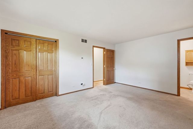 1432 SCHRAMM Drive, Westmont, IL 60559