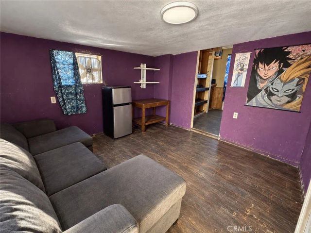 11110 Avalon, Los Angeles, CA 90061