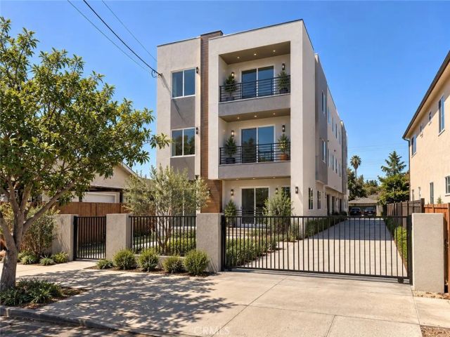 11110 Avalon, Los Angeles, CA 90061
