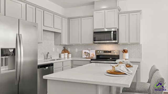 210 Kenmore Circle, Perry, GA 31069