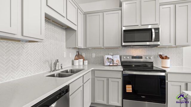 210 Kenmore Circle, Perry, GA 31069