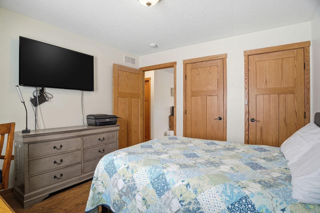 38282 Explorer Circle, North Branch, MN 55056