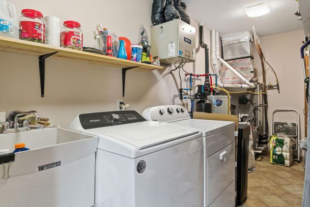 38282 Explorer Circle, North Branch, MN 55056