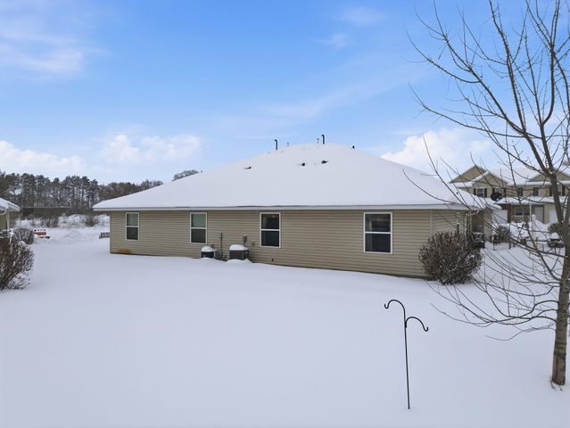 38282 Explorer Circle, North Branch, MN 55056