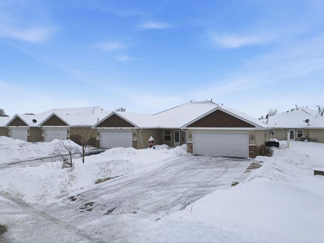 38282 Explorer Circle, North Branch, MN 55056