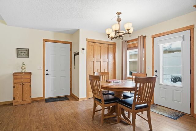 38282 Explorer Circle, North Branch, MN 55056