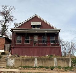 871 Canaan Avenue, St Louis, MO 63147
