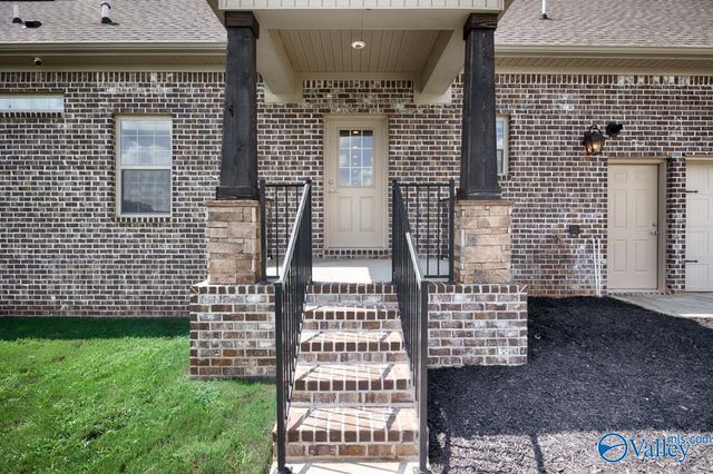212 Idle Creek Drive, Huntsville, AL 35811