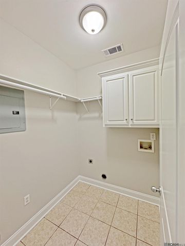 10058 Chanel Dr, Denham Springs, LA 70706