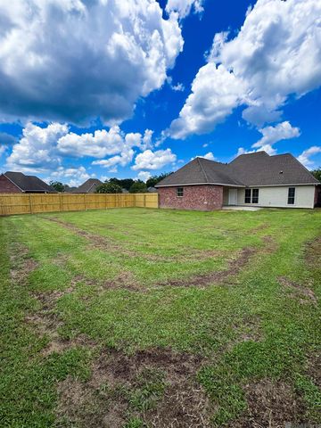 10058 Chanel Dr, Denham Springs, LA 70706