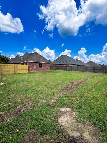10058 Chanel Dr, Denham Springs, LA 70706