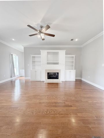 10058 Chanel Dr, Denham Springs, LA 70706