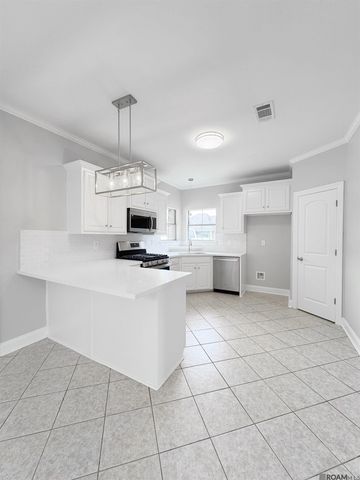10058 Chanel Dr, Denham Springs, LA 70706