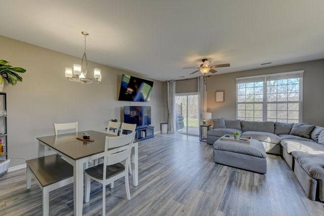 1743 Springtime Court, Dyer, IN 46311