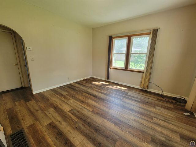 500 SE Rodgers ST, Topeka, KS 66607