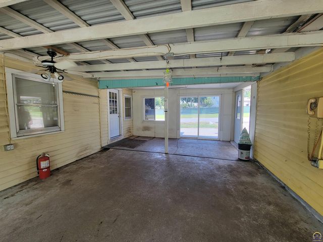 500 SE Rodgers ST, Topeka, KS 66607