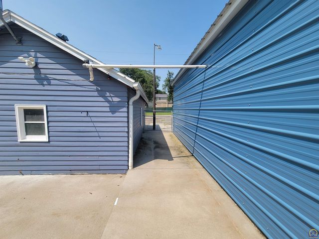 500 SE Rodgers ST, Topeka, KS 66607