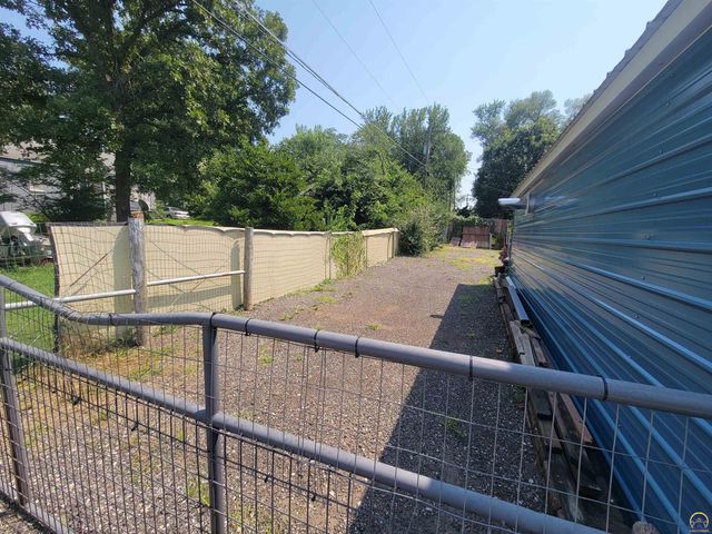 500 SE Rodgers ST, Topeka, KS 66607