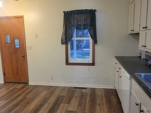 500 SE Rodgers ST, Topeka, KS 66607