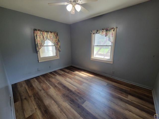 500 SE Rodgers ST, Topeka, KS 66607