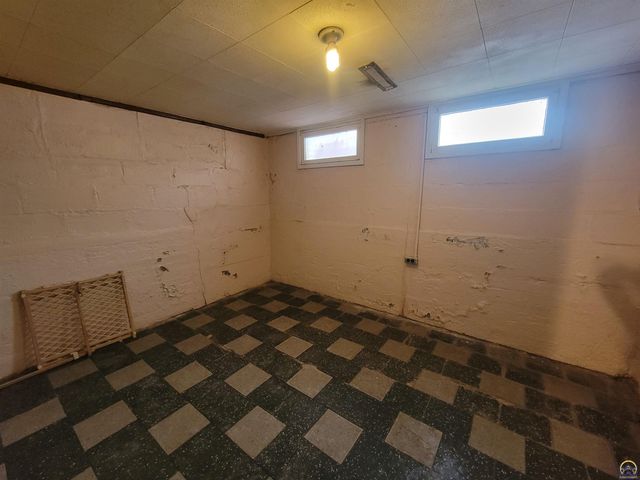 500 SE Rodgers ST, Topeka, KS 66607