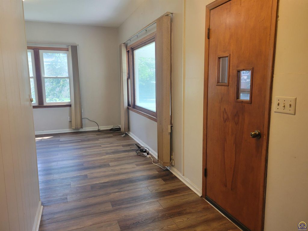 500 SE Rodgers ST, Topeka, KS 66607