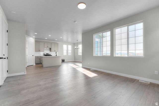 6636 W SPRING SNOW LN, Herriman, UT 84096