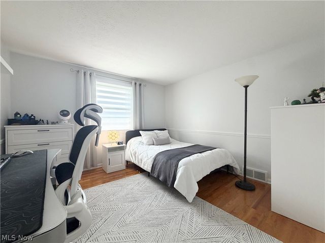 8124 Forest Court N, North Royalton, OH 44133