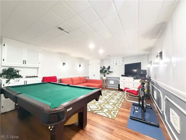 8124 Forest Court N, North Royalton, OH 44133