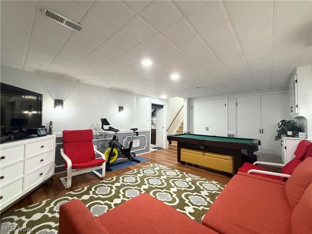 8124 Forest Court N, North Royalton, OH 44133