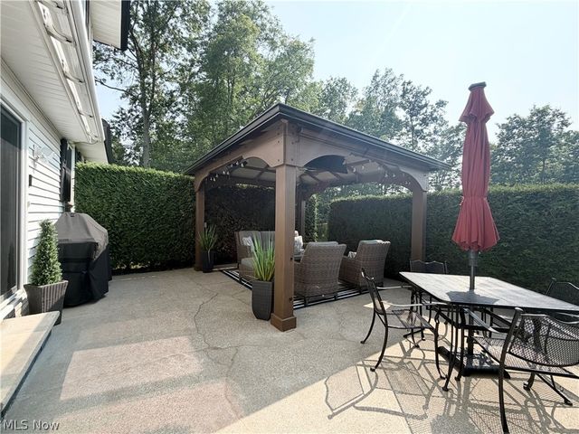 8124 Forest Court N, North Royalton, OH 44133