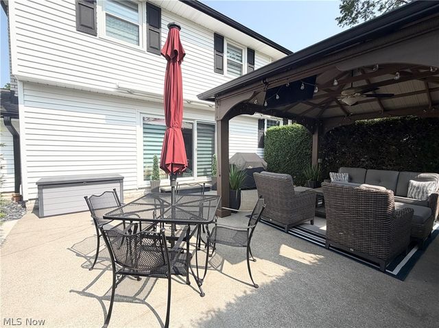 8124 Forest Court N, North Royalton, OH 44133