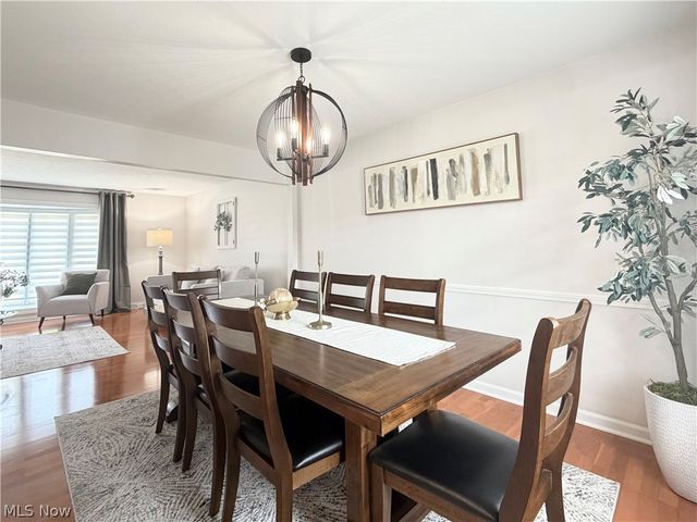 8124 Forest Court N, North Royalton, OH 44133