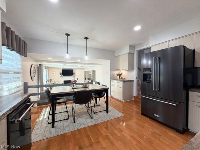 8124 Forest Court N, North Royalton, OH 44133