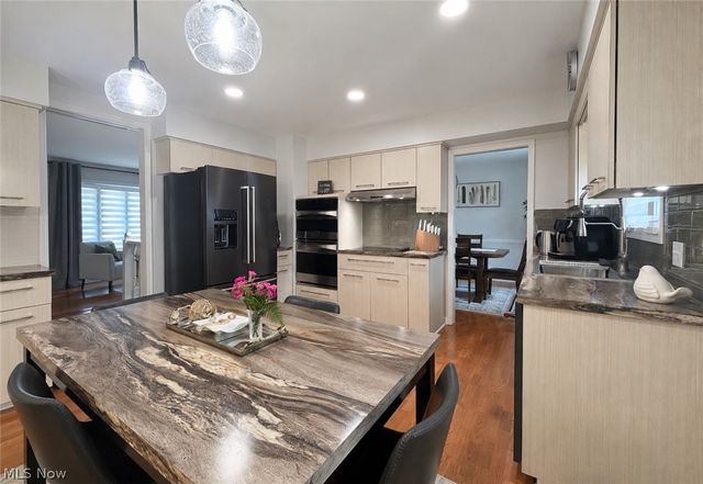8124 Forest Court N, North Royalton, OH 44133