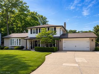 8124 Forest Court N, North Royalton, OH 44133