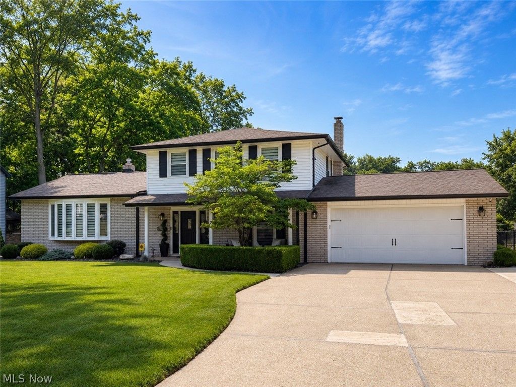 8124 Forest Court N, North Royalton, OH 44133