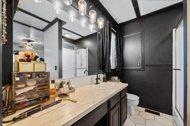 5608 Cox St, Bel Aire, KS 67220