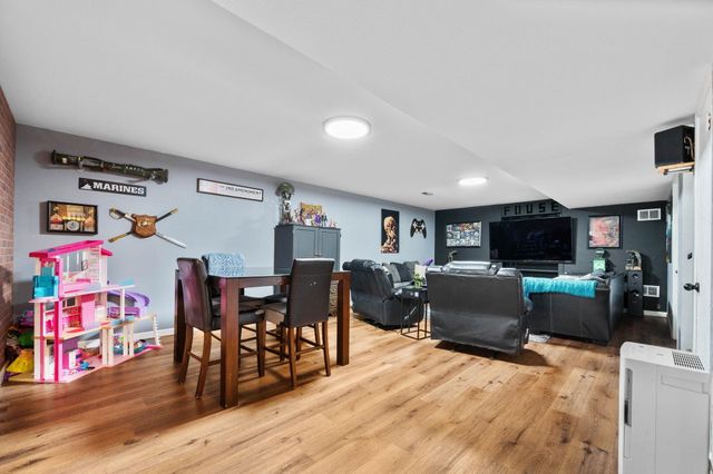 5608 Cox St, Bel Aire, KS 67220