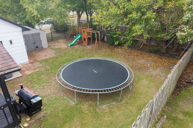 5608 Cox St, Bel Aire, KS 67220