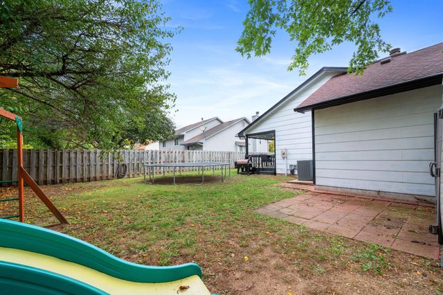 5608 Cox St, Bel Aire, KS 67220
