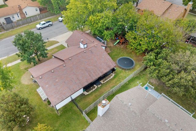 5608 Cox St, Bel Aire, KS 67220