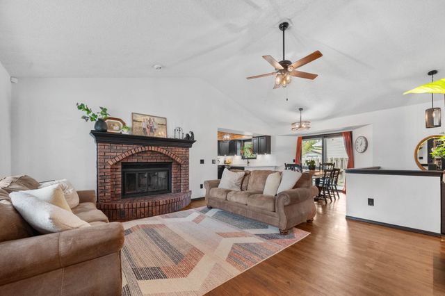 5608 Cox St, Bel Aire, KS 67220